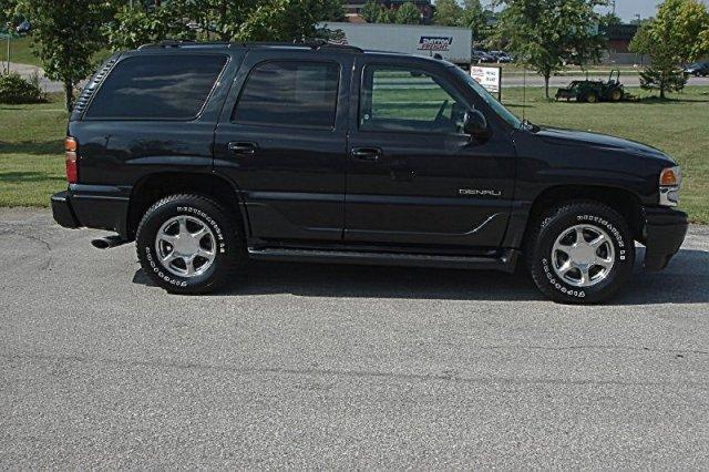 GMC Yukon 2004 photo 1