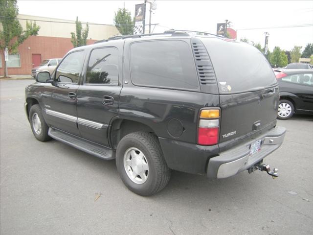 GMC Yukon 2004 photo 2