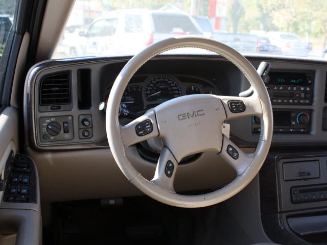 GMC Yukon 2004 photo 4