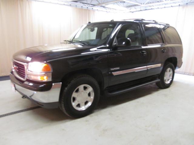 GMC Yukon 2004 photo 1