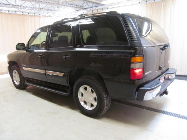 GMC Yukon 2004 photo 3