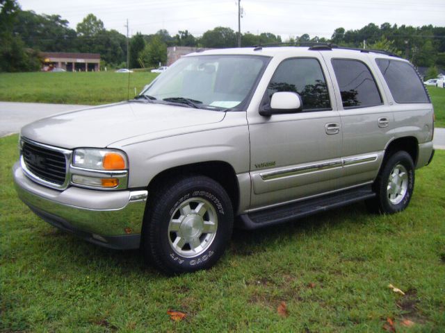 GMC Yukon 2004 photo 1