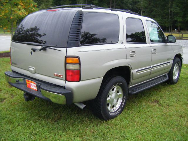GMC Yukon 2004 photo 2