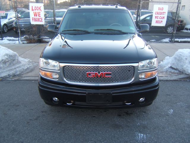 GMC Yukon 2004 photo 3