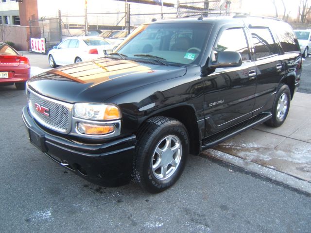 GMC Yukon 2004 photo 4
