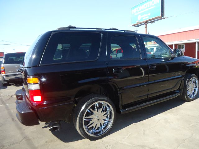 GMC Yukon 2004 photo 3