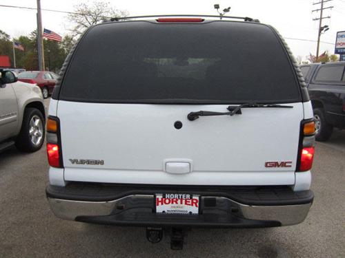 GMC Yukon 2004 photo 2