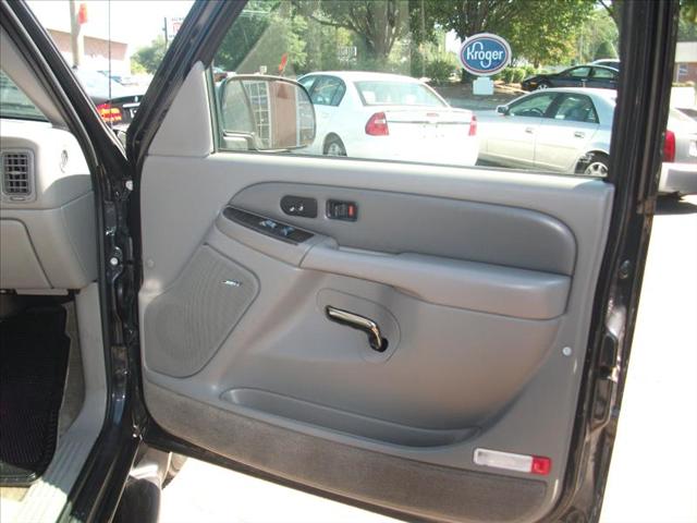 GMC Yukon 2004 photo 3