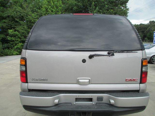 GMC Yukon 2004 photo 4