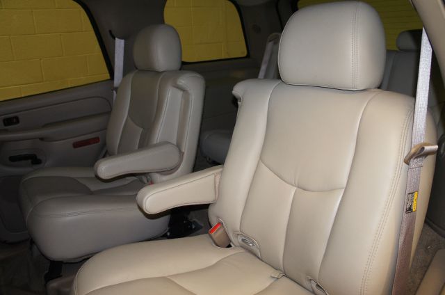GMC Yukon 2004 photo 13