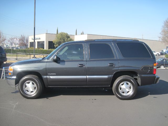 GMC Yukon 2004 photo 3