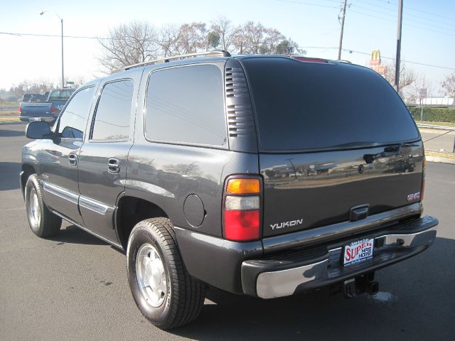 GMC Yukon 2004 photo 4