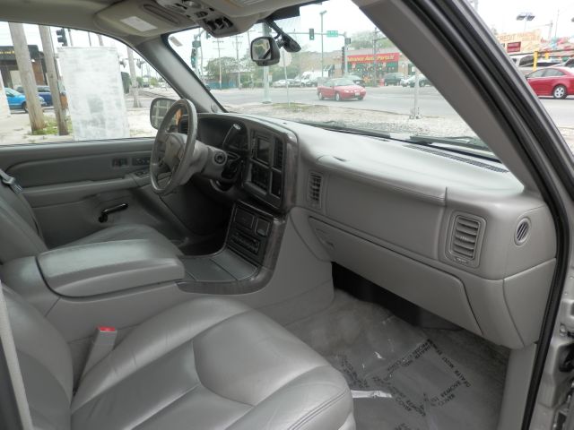 GMC Yukon 2004 photo 11