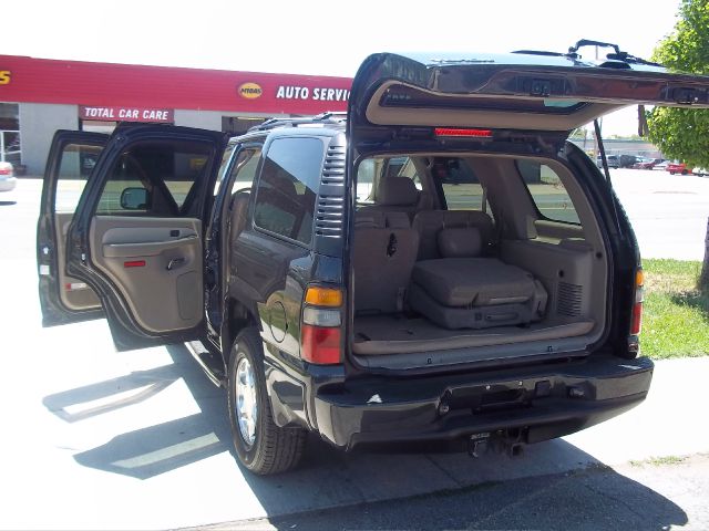 GMC Yukon 2004 photo 12