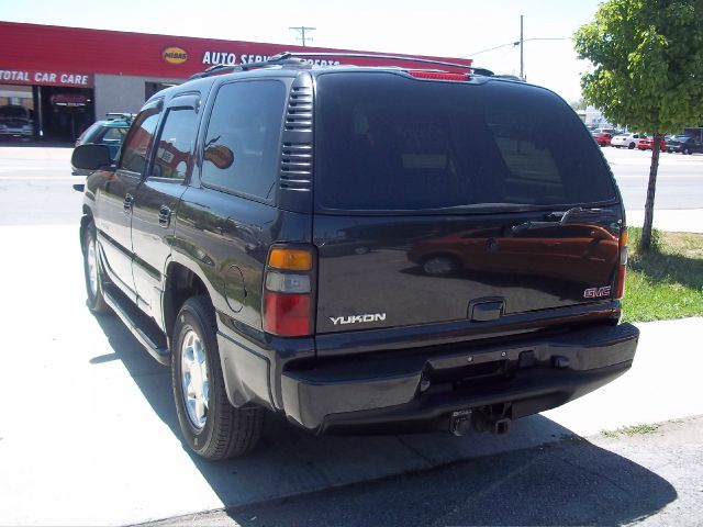 GMC Yukon 2004 photo 17
