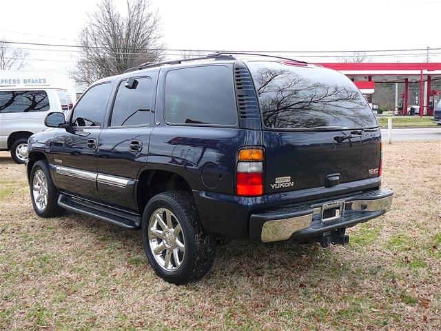 GMC Yukon 2004 photo 1
