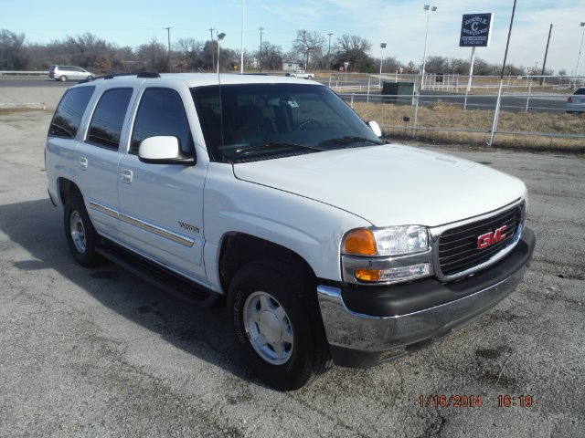 GMC Yukon 2004 photo 3
