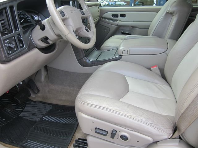 GMC Yukon 2004 photo 1