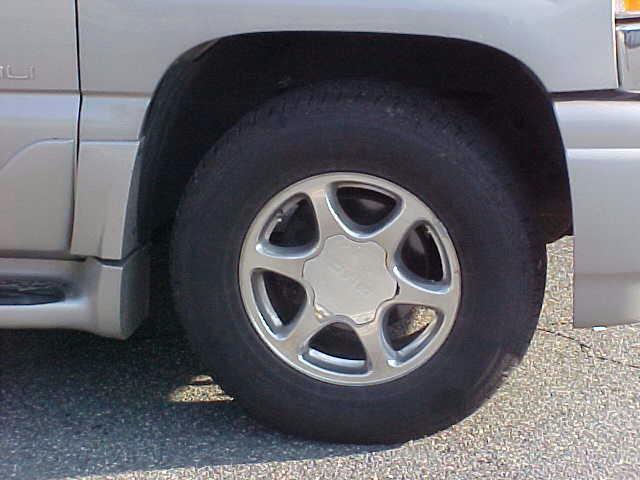 GMC Yukon 2004 photo 3