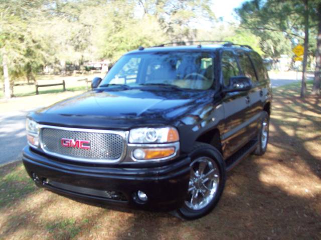 GMC Yukon 2005 photo 1