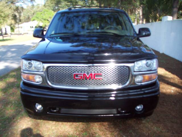GMC Yukon 2005 photo 2
