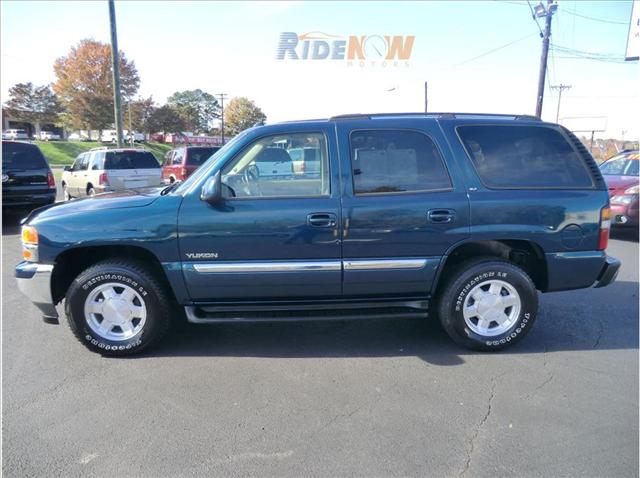 GMC Yukon 2005 photo 1