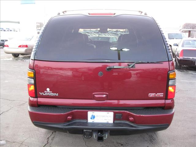 GMC Yukon 2005 photo 3