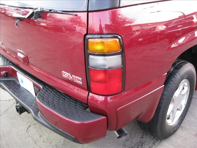 GMC Yukon 2005 photo 4