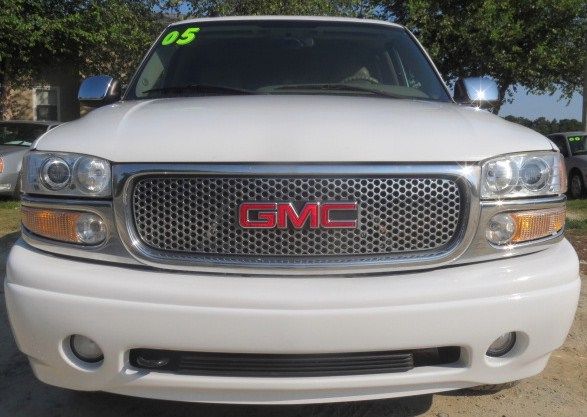 GMC Yukon Base SUV