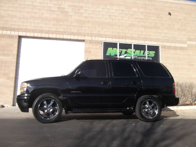 GMC Yukon 2005 photo 2