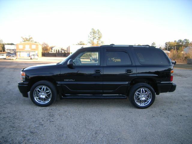 GMC Yukon 2005 photo 1