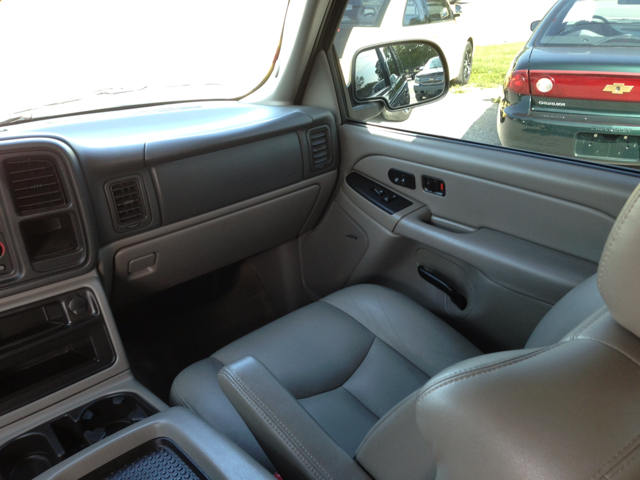 GMC Yukon 2005 photo 2