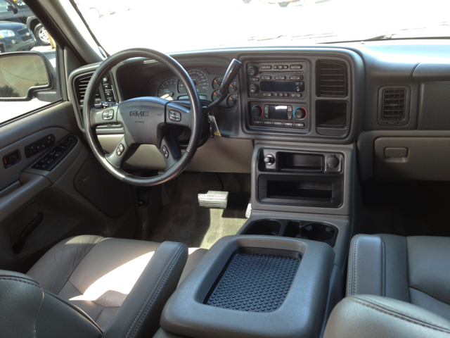GMC Yukon 2005 photo 3