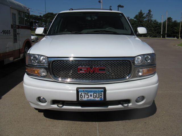 GMC Yukon 2005 photo 1