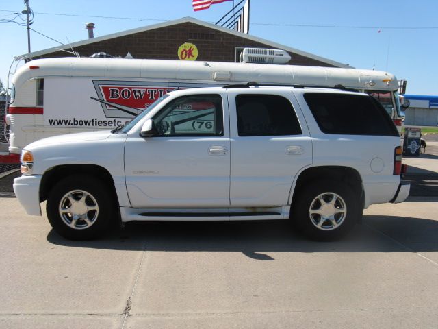 GMC Yukon 2005 photo 3