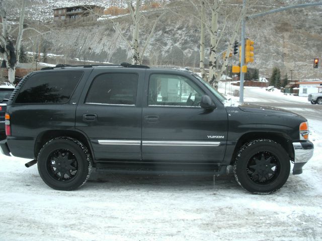 GMC Yukon 2005 photo 3