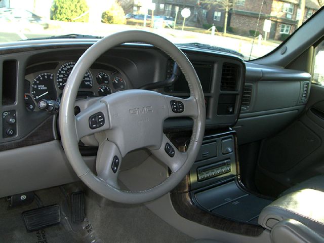 GMC Yukon 2005 photo 3