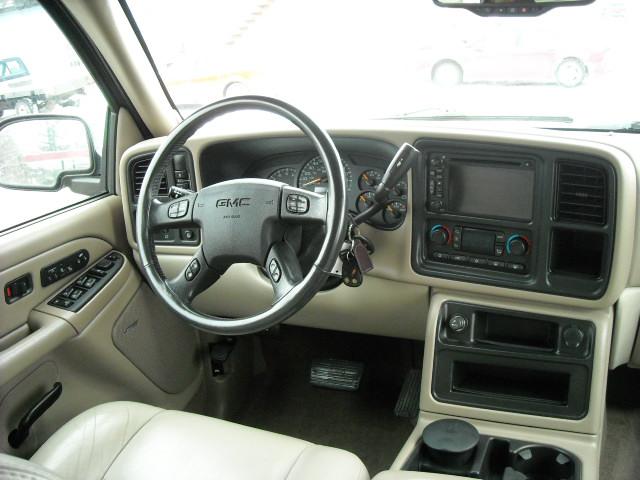 GMC Yukon 2005 photo 3