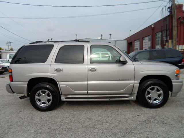 GMC Yukon 2005 photo 1