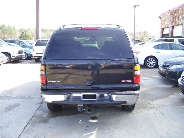 GMC Yukon 2005 photo 2