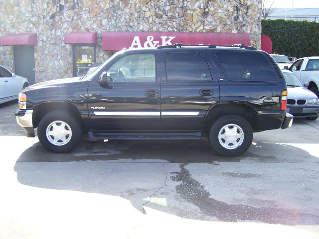 GMC Yukon 2005 photo 4