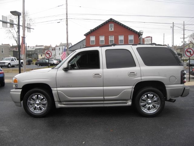 GMC Yukon 2005 photo 3