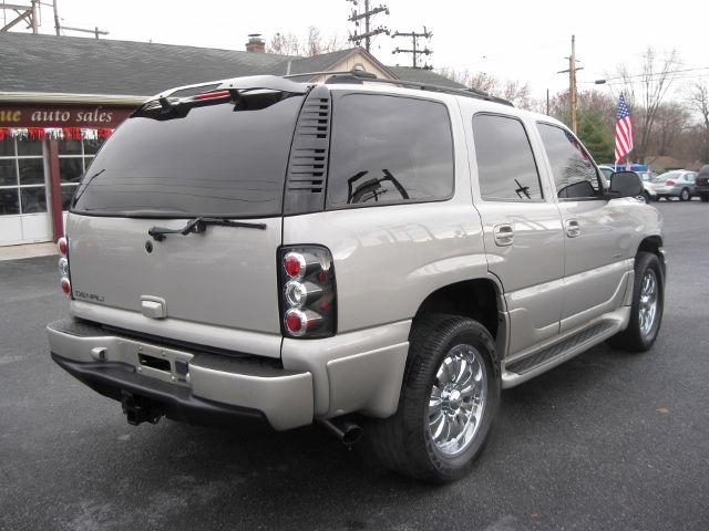 GMC Yukon 2005 photo 4
