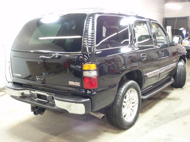 GMC Yukon 2005 photo 2