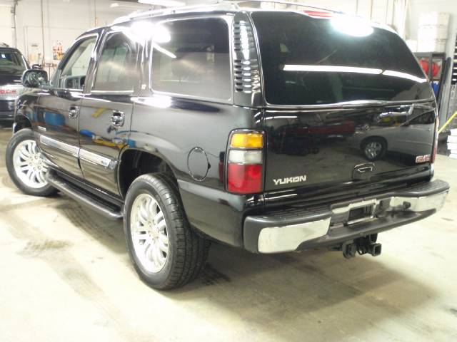 GMC Yukon 2005 photo 4