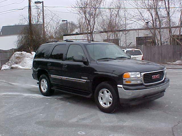 GMC Yukon 2005 photo 2