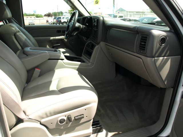 GMC Yukon 2005 photo 2