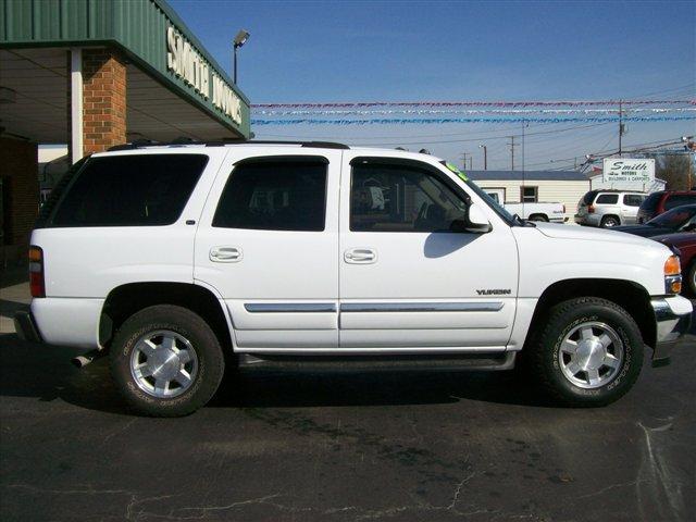 GMC Yukon 2005 photo 2