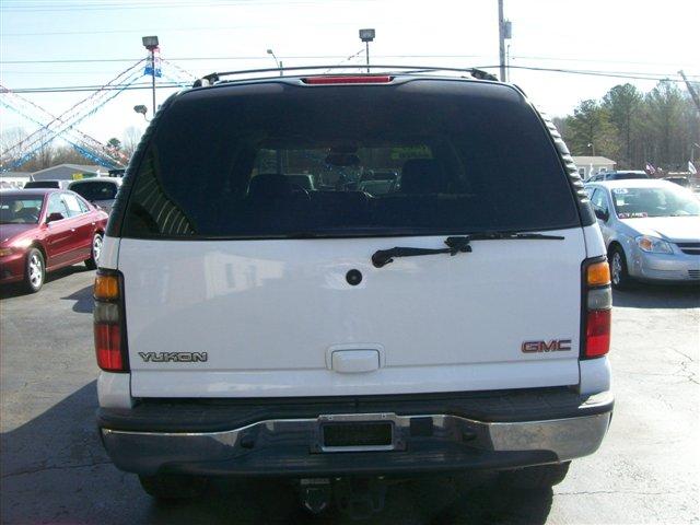 GMC Yukon 2005 photo 3