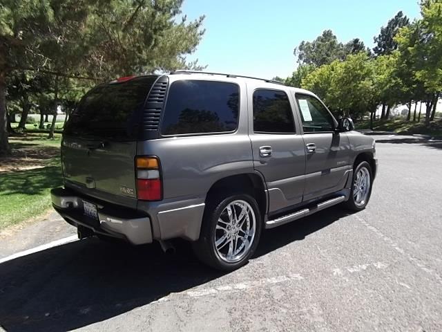 GMC Yukon 2005 photo 3